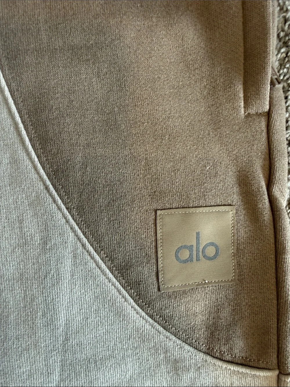 ALO Yoga Two-Tone Cream and Tan Athletic Shorts